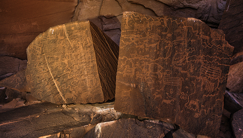Moqui Canyon rock art featuring split-twig figurine petroglyphs