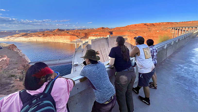 LeaderShift participants ponder Lake Powell