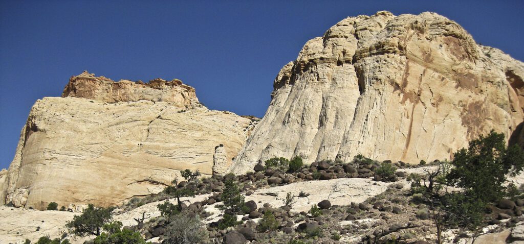 White Navajo sandstone domes that form the Waterpocket Fold
